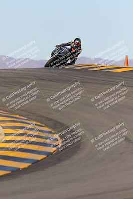 media/Dec-18-2022-SoCal Trackdays (Sun) [[8099a50955]]/Turns 9 and 10 Set 2 (1055am)/